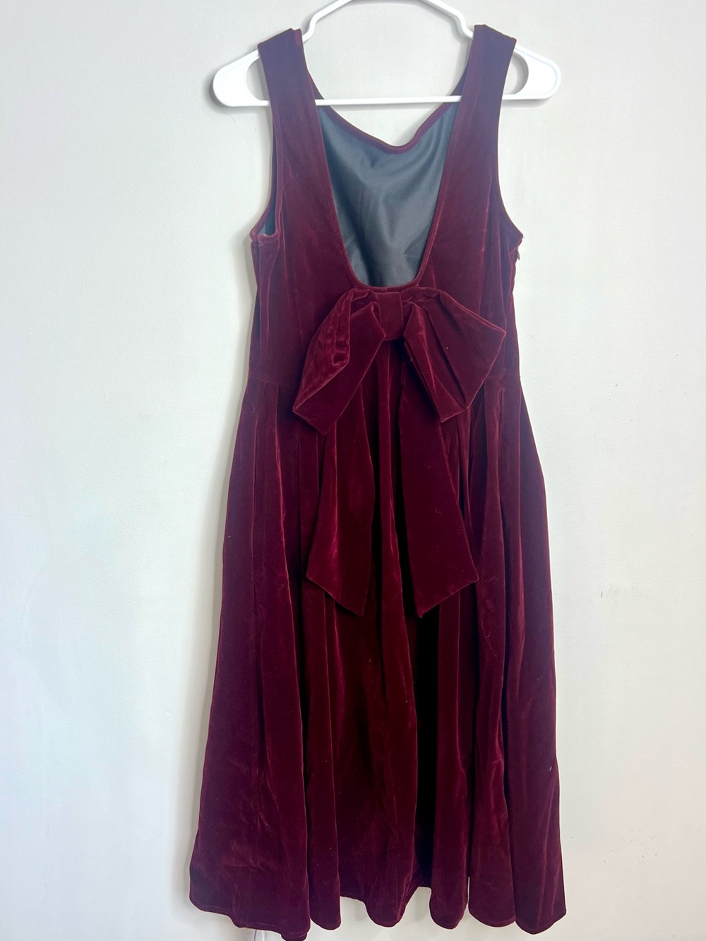 Sleeveless Velvet Bow-Back Midi Dress in Burgundy- Cider- Large - Picture 4 of 10